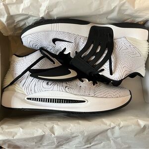 NIB Nike KD 14 Black/White Size 12